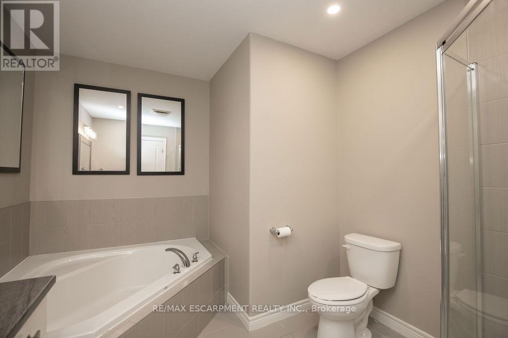 85 Chamomile Drive, Hamilton, ON - Indoor Photo Showing Bathroom
