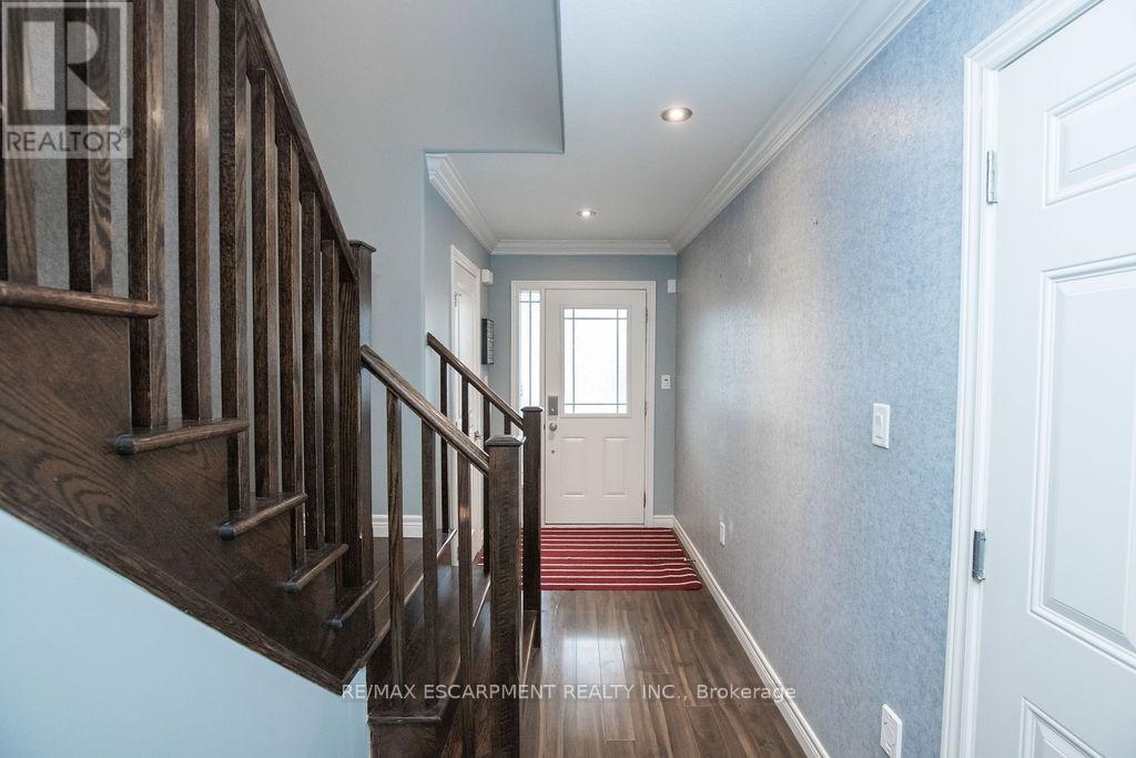 85 Chamomile Drive, Hamilton, ON - Indoor Photo Showing Other Room