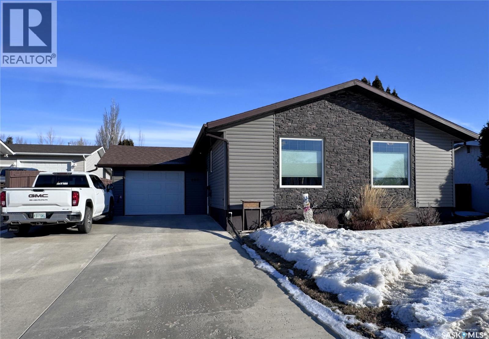 403 8Th Avenue W, Biggar, SK - Outdoor