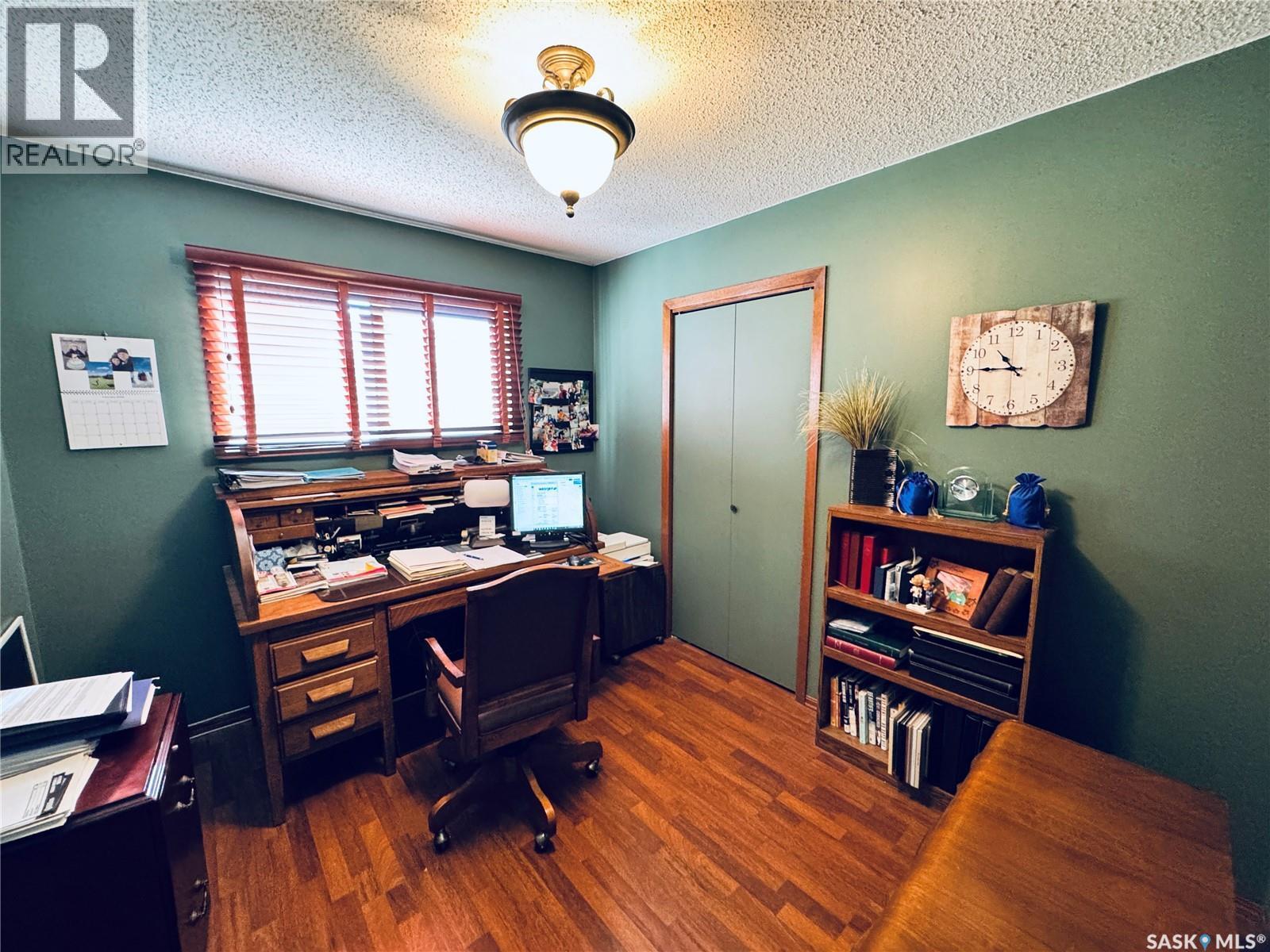 403 8Th Avenue W, Biggar, SK - Indoor Photo Showing Office