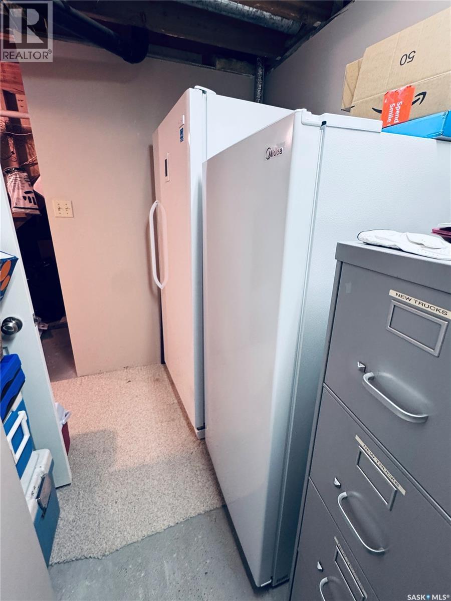 403 8Th Avenue W, Biggar, SK - Indoor