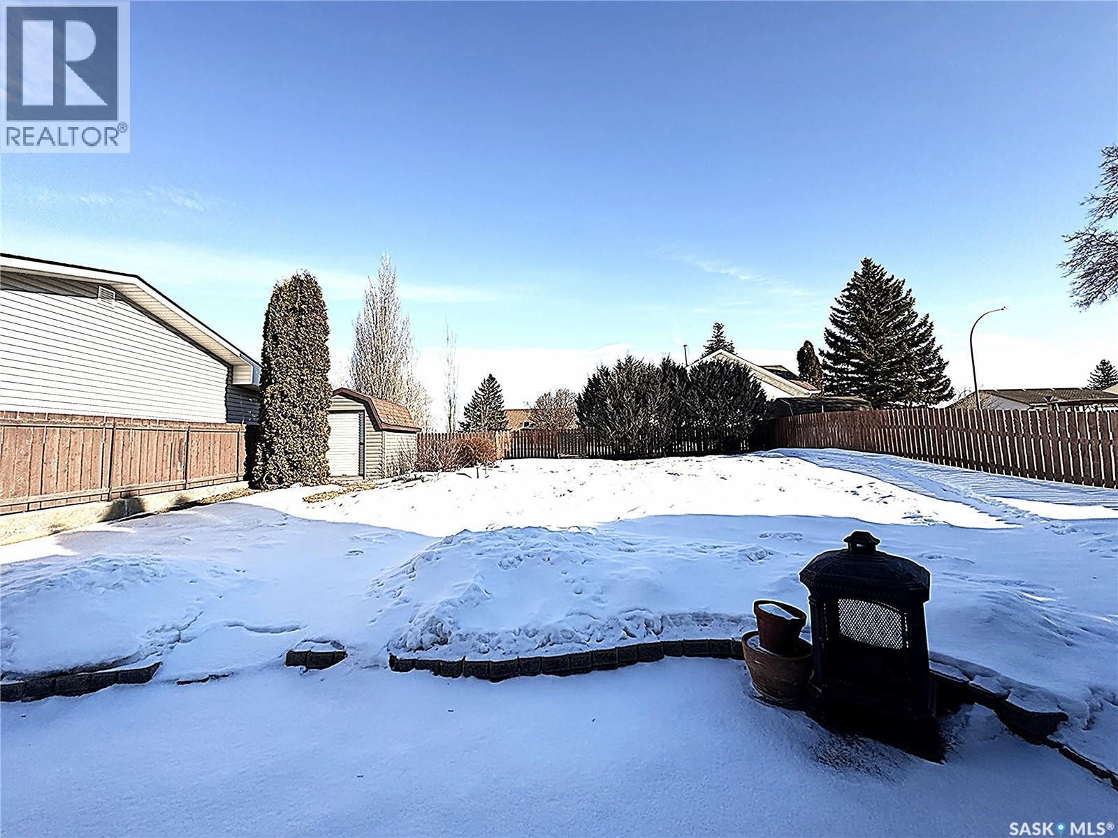 403 8Th Avenue W, Biggar, SK - Outdoor