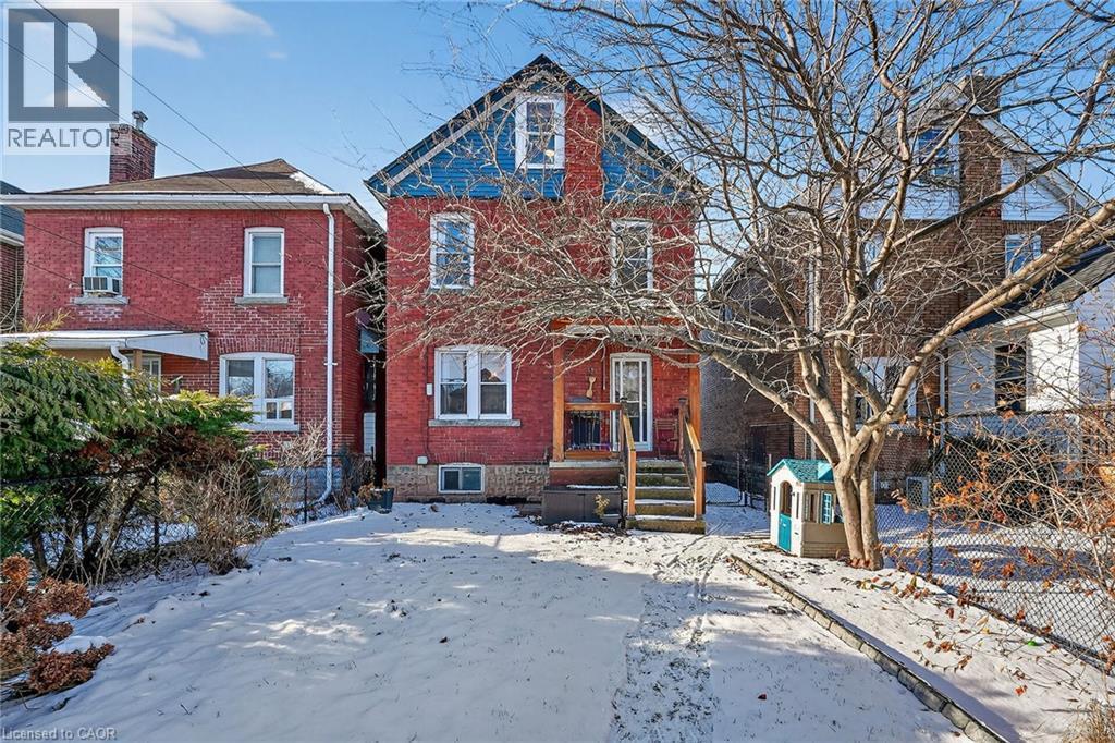 207 Edgemont Street S, Hamilton, ON - Outdoor