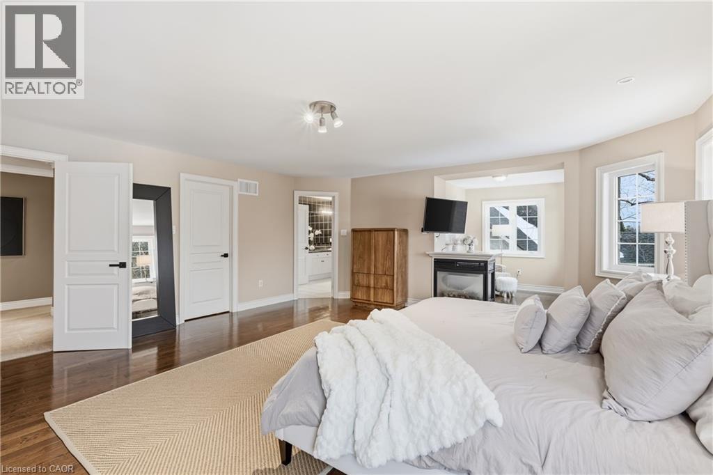 4184 Arbourfield Drive, Burlington, ON - Indoor Photo Showing Bedroom