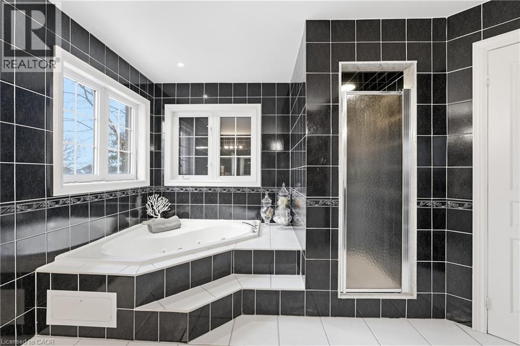 4184 Arbourfield Drive, Burlington, ON - Indoor Photo Showing Bathroom