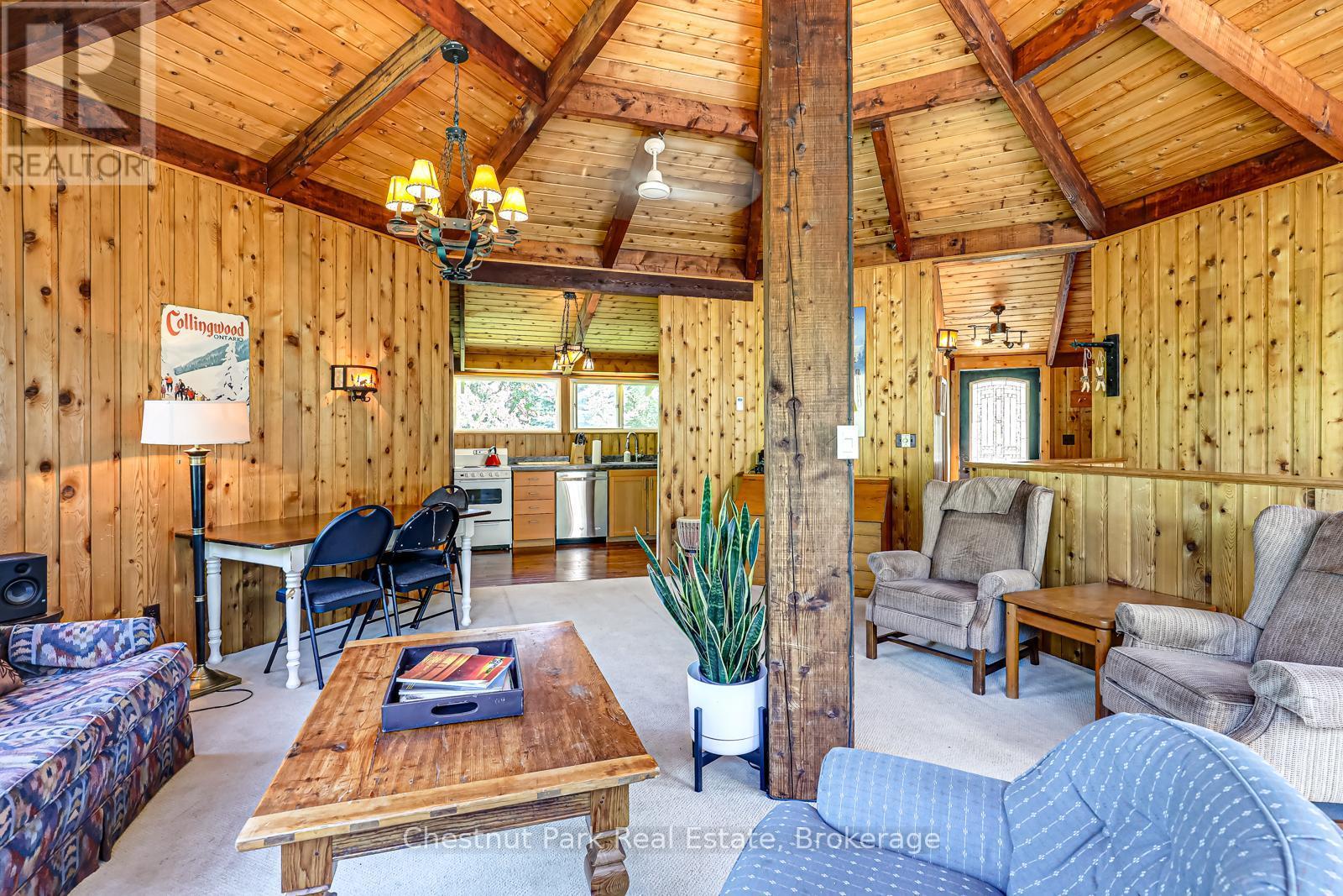 Vaulted ceiling in the middle of the living room - 158 Wensley Drive, Blue Mountains, ON - Indoor Photo Showing Other Room
