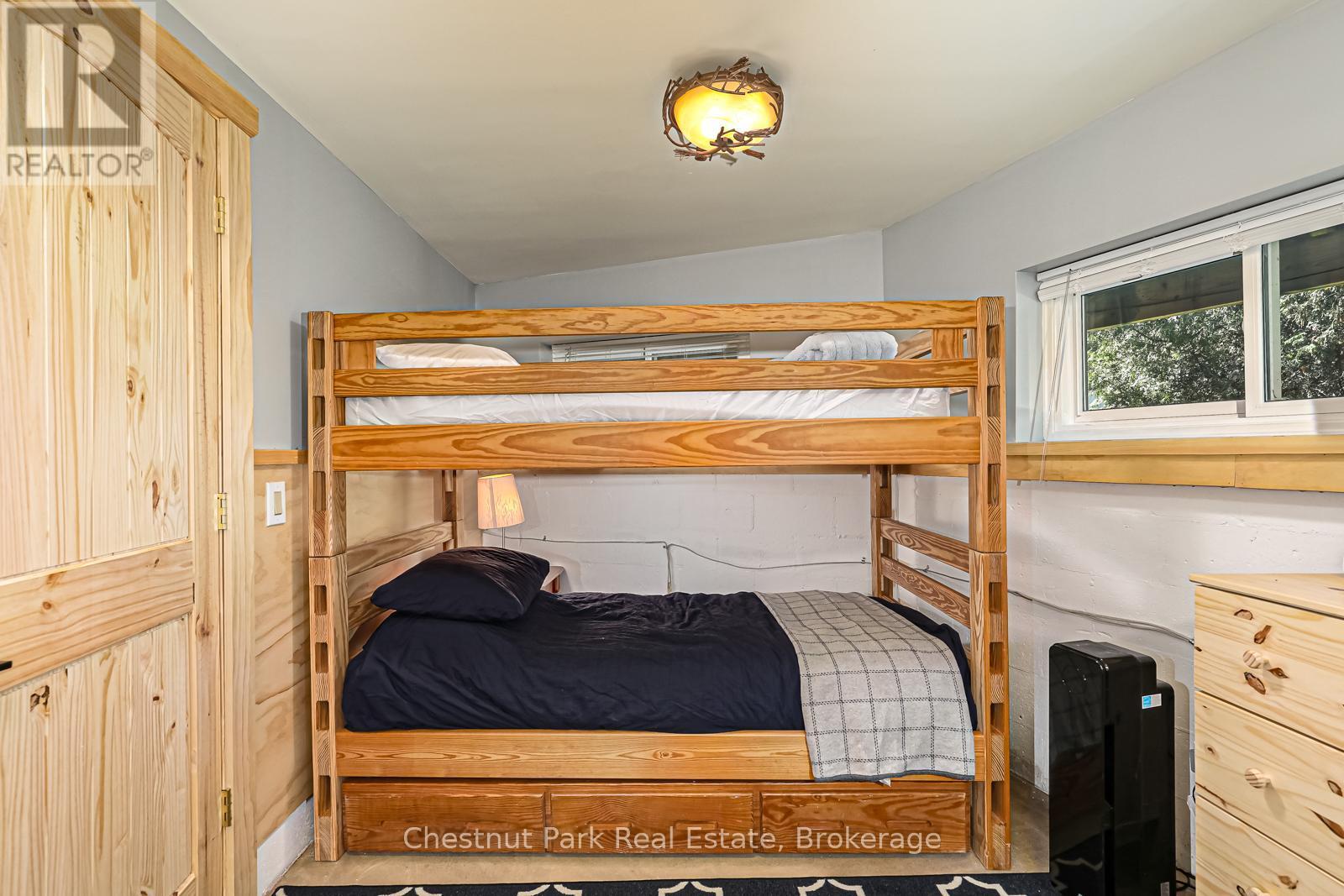 Lower level bedroom 3 - room for 2 bunk bed sets - 158 Wensley Drive, Blue Mountains, ON - Indoor Photo Showing Bedroom