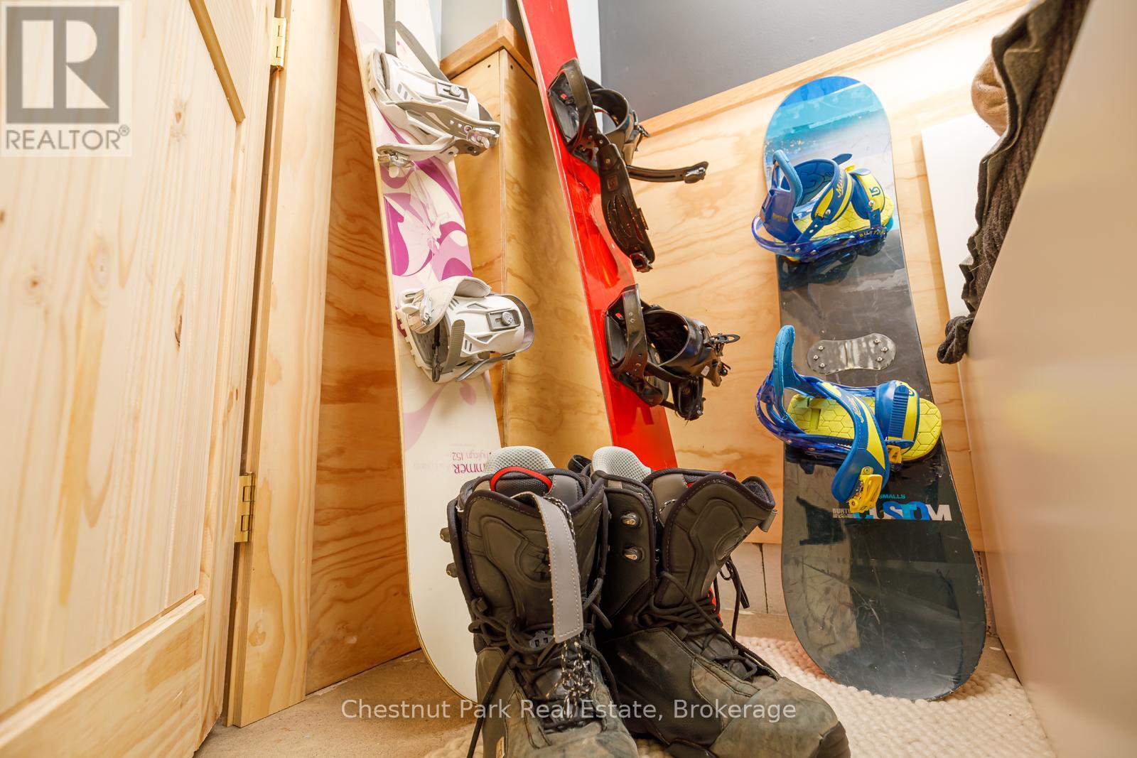 A great chalet for the active family - 158 Wensley Drive, Blue Mountains, ON - Indoor