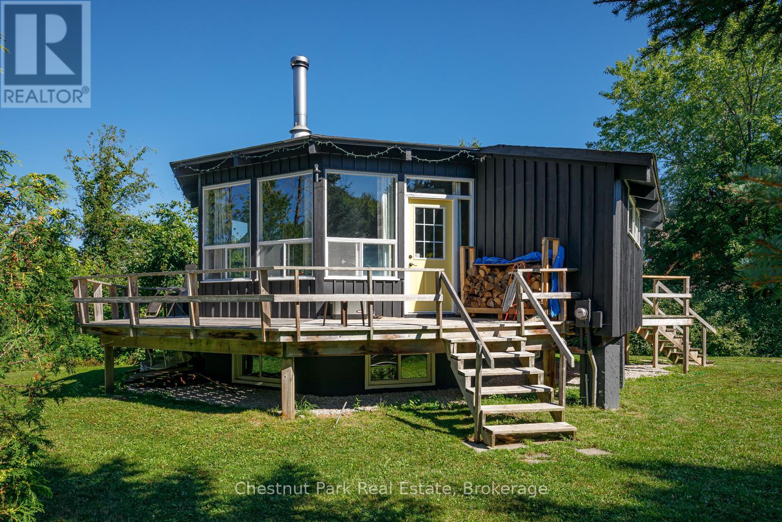 Back deck with stairs to back yard - 158 Wensley Drive, Blue Mountains, ON - Outdoor