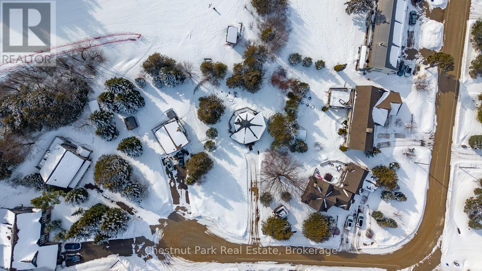 Located on private cul-de-sac - 158 Wensley Drive, Blue Mountains, ON - Outdoor With View