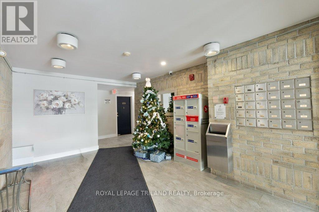 104 - 729 Deveron Crescent, London South (South T), ON - Indoor Photo Showing Other Room