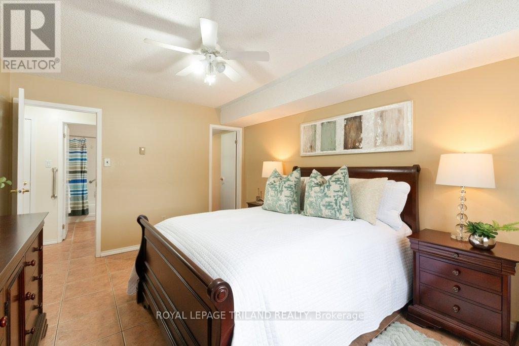 104 - 729 Deveron Crescent, London South (South T), ON - Indoor Photo Showing Bedroom