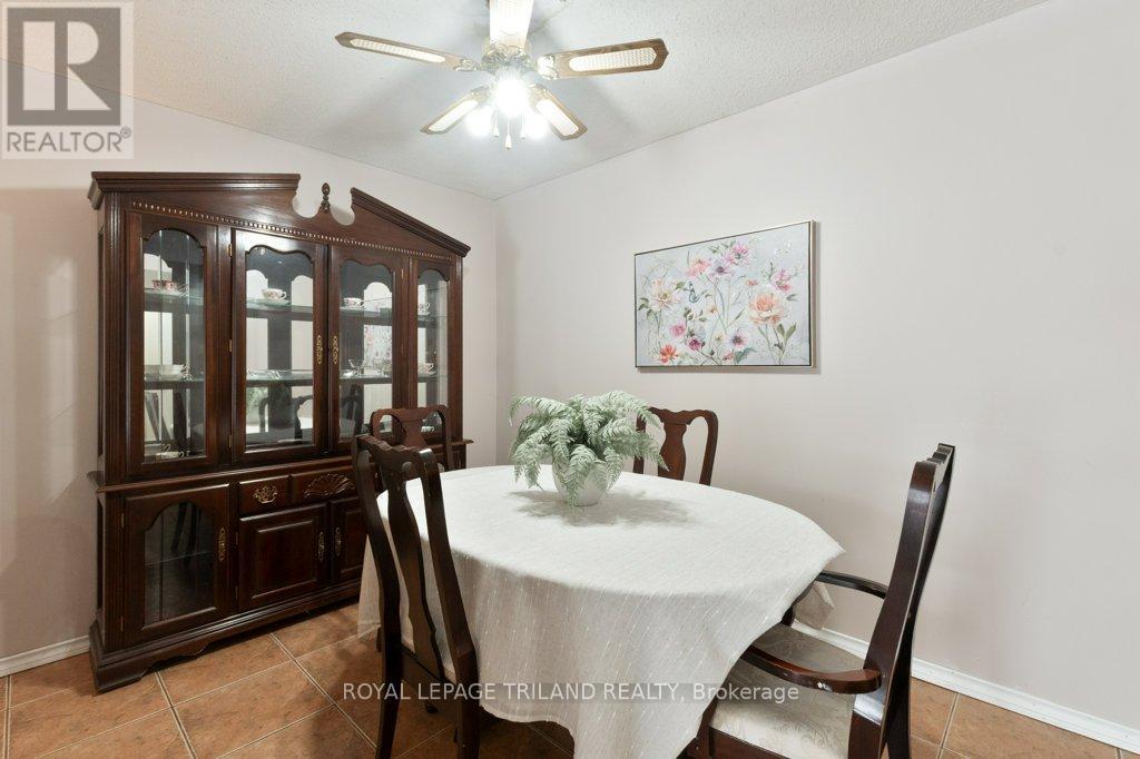 104 - 729 Deveron Crescent, London South (South T), ON - Indoor Photo Showing Dining Room
