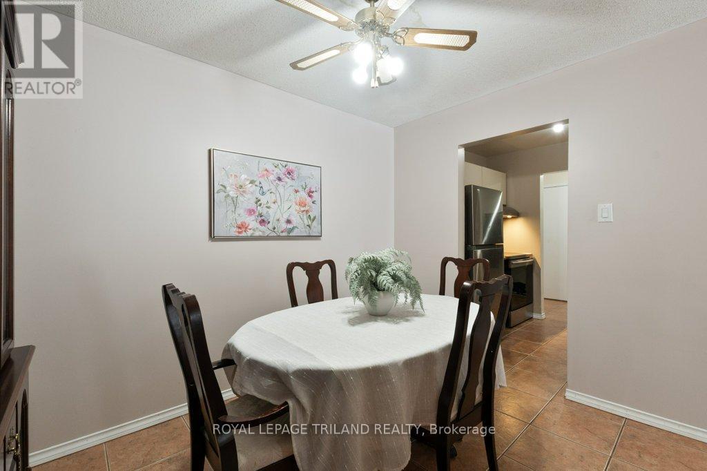 104 - 729 Deveron Crescent, London South (South T), ON - Indoor Photo Showing Dining Room