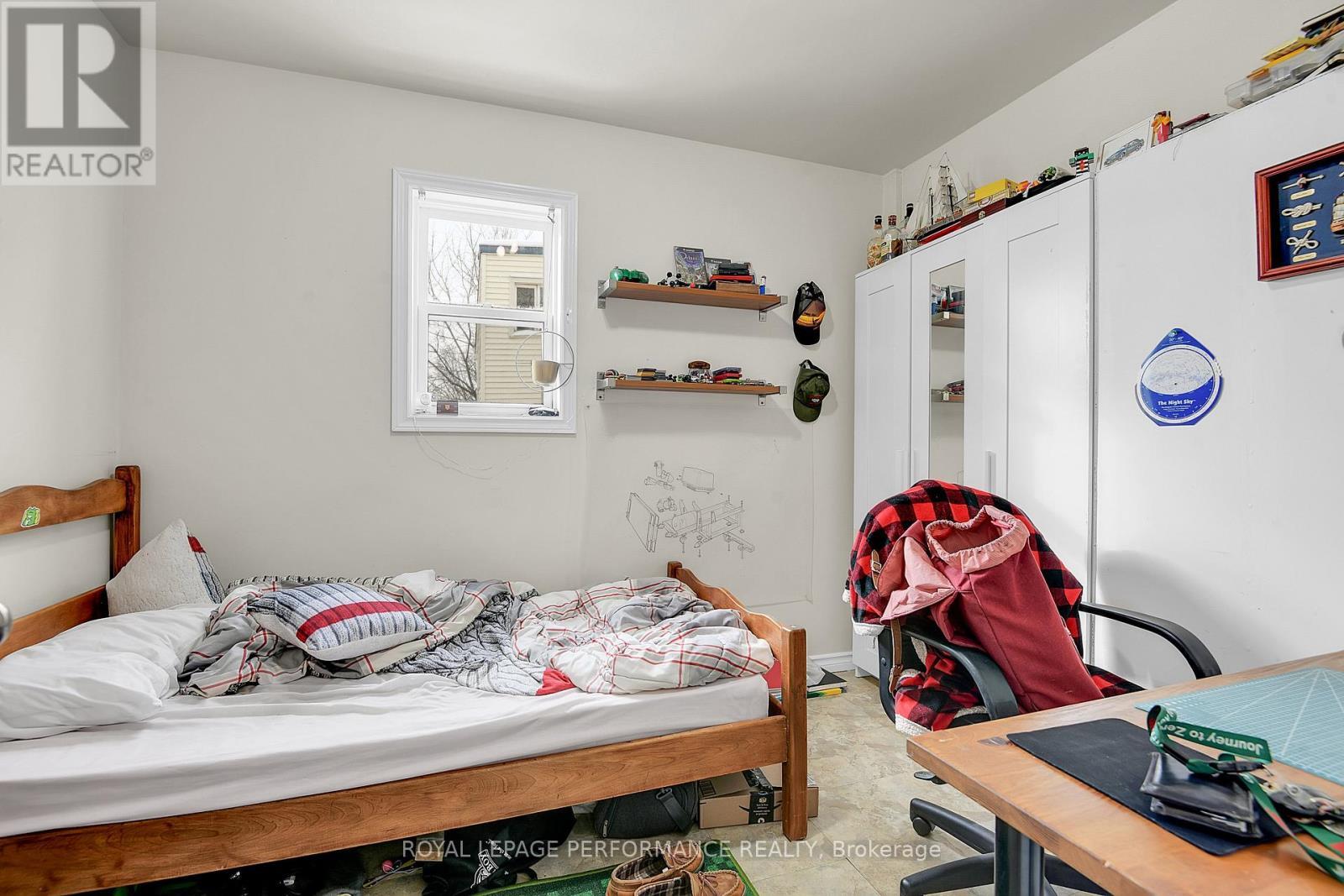 26 Aylmer Avenue, Ottawa, ON - Indoor Photo Showing Bedroom