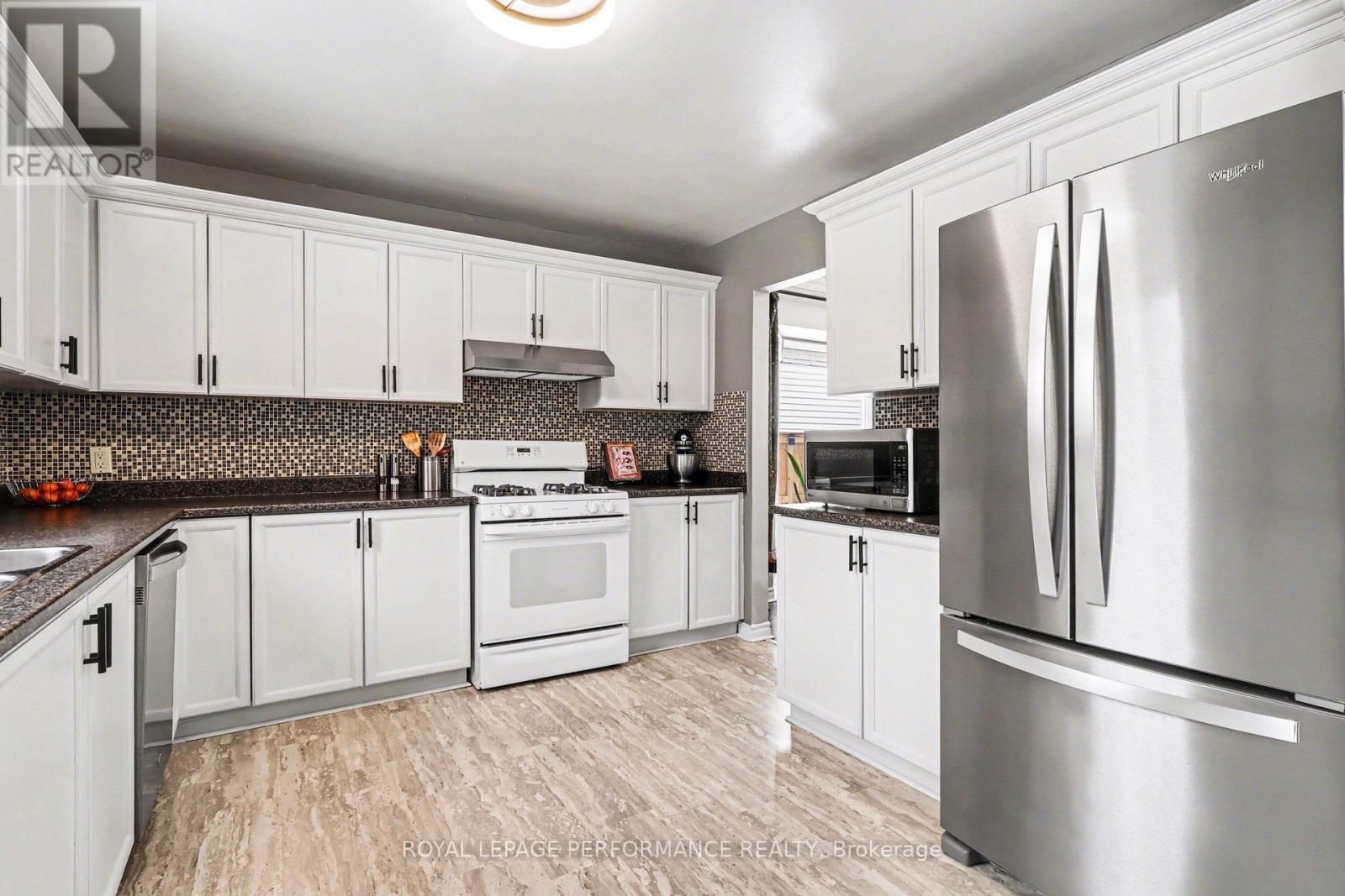 1606 Westport Crescent, Ottawa, ON - Indoor Photo Showing Kitchen