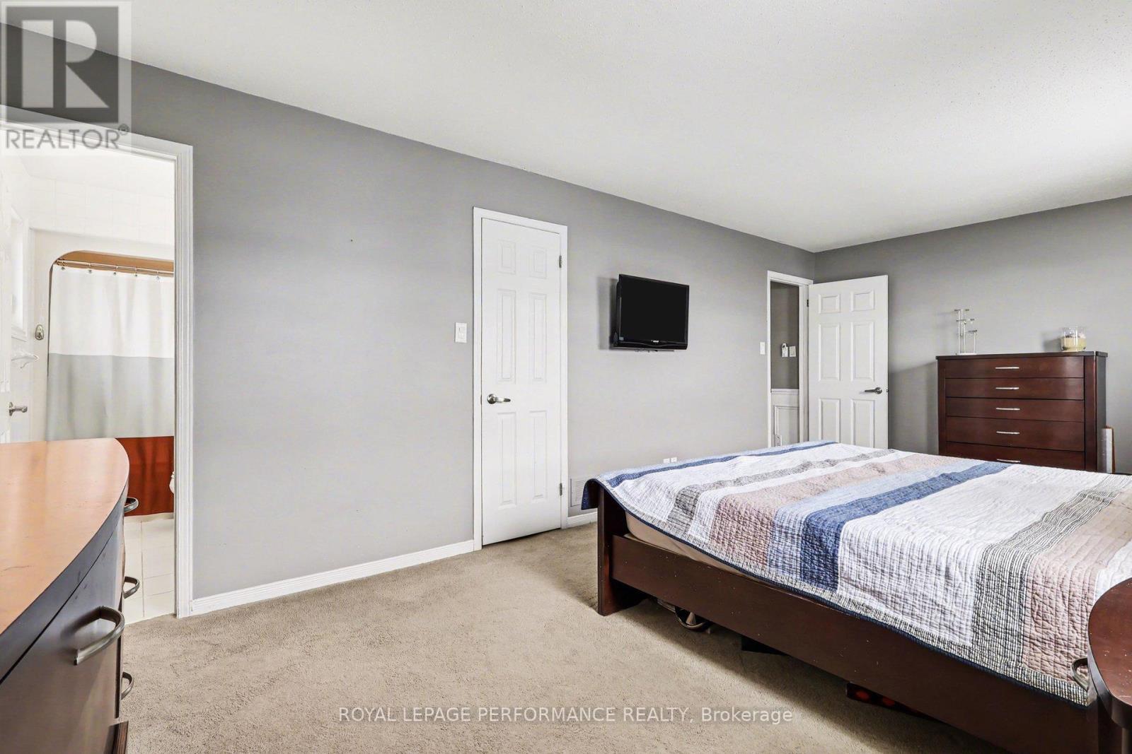1606 Westport Crescent, Ottawa, ON - Indoor Photo Showing Bedroom