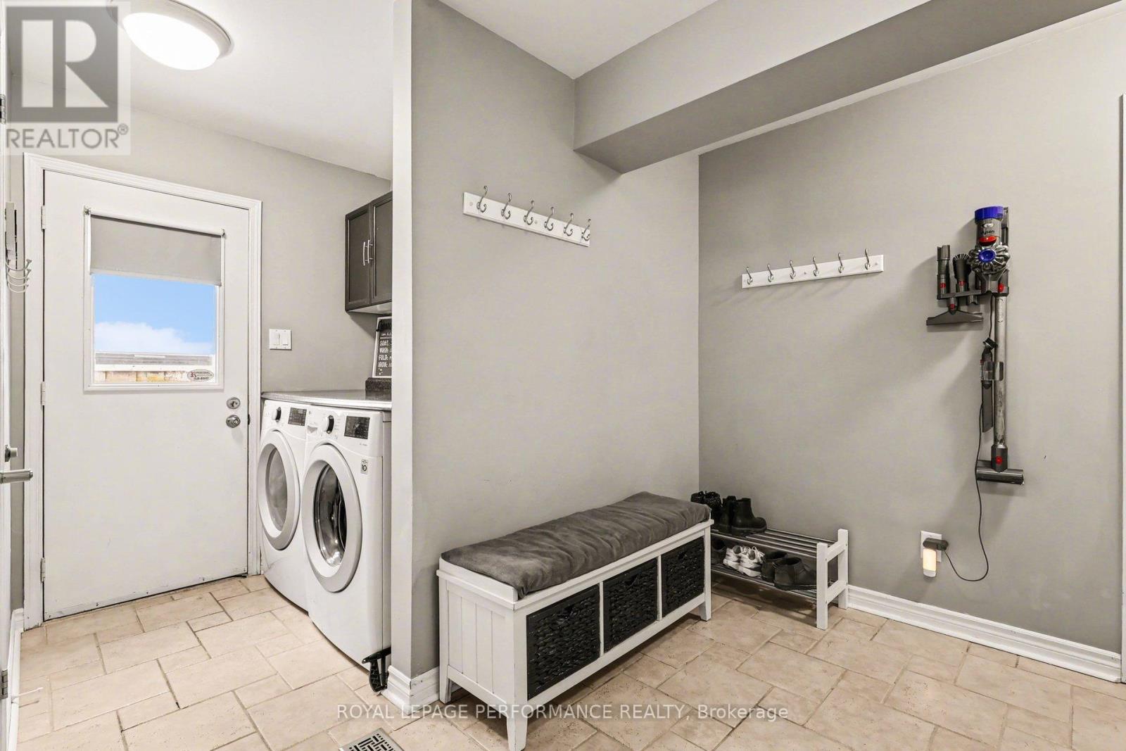 1606 Westport Crescent, Ottawa, ON - Indoor Photo Showing Laundry Room