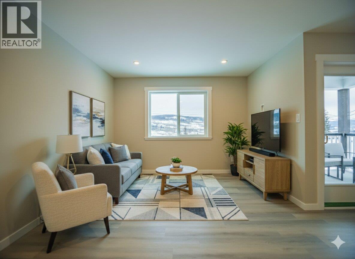 2255 Mctavish Road Unit# A Lot# Sl 2, Kamloops, BC - Indoor Photo Showing Living Room