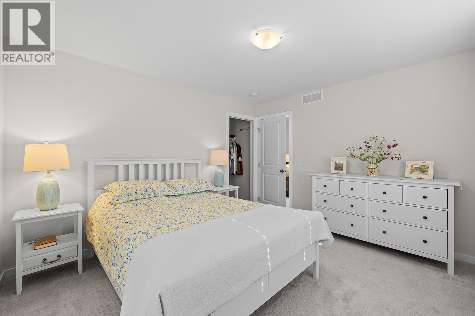 664 Muir Road, Kelowna, BC - Indoor Photo Showing Bedroom