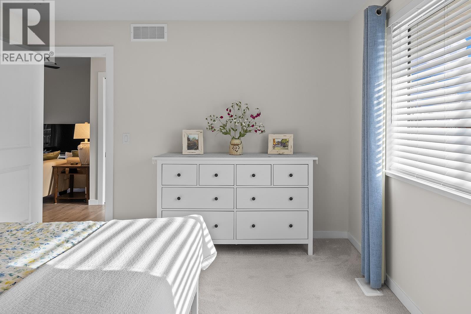 664 Muir Road, Kelowna, BC - Indoor Photo Showing Bedroom