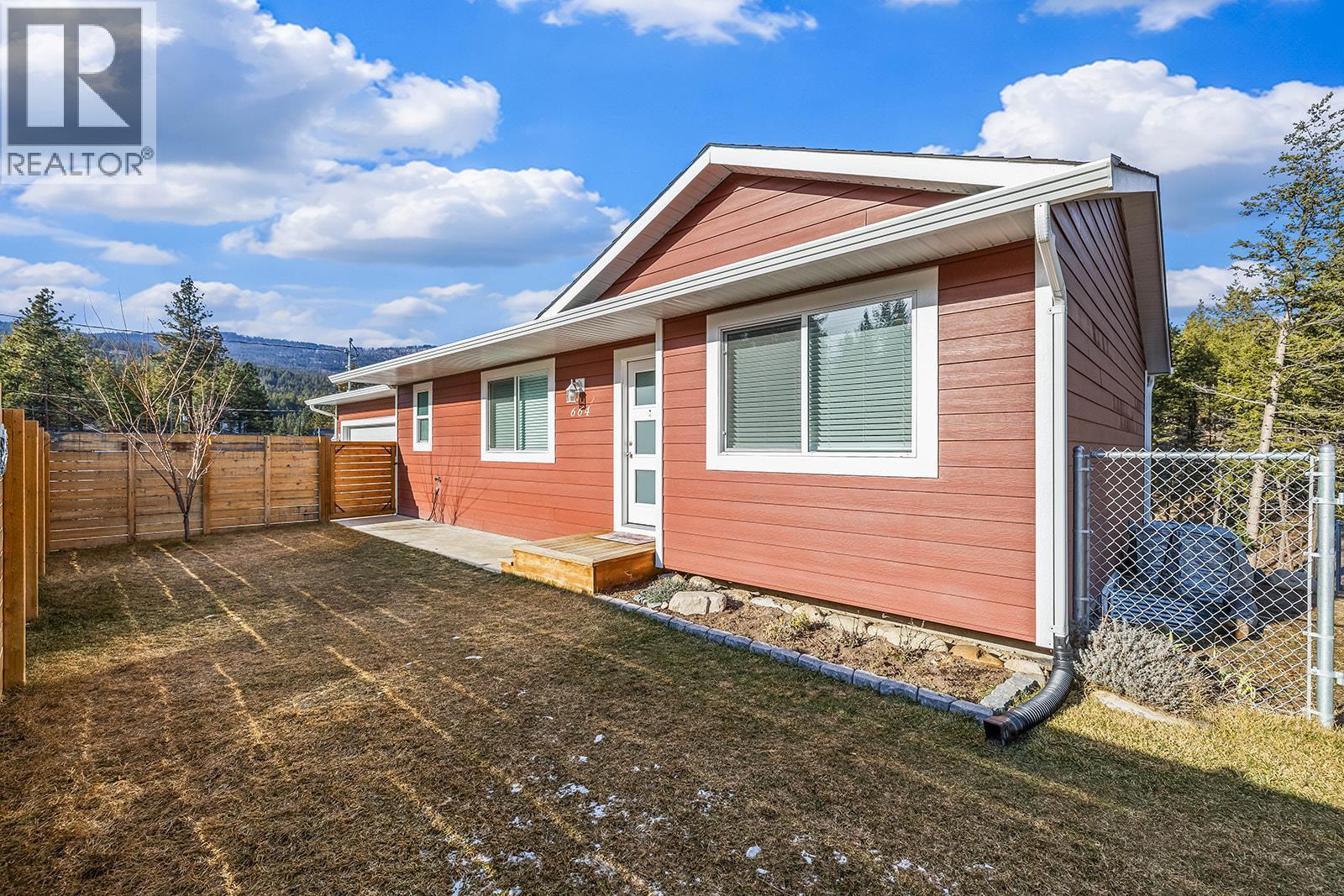 664 Muir Road, Kelowna, BC - Outdoor