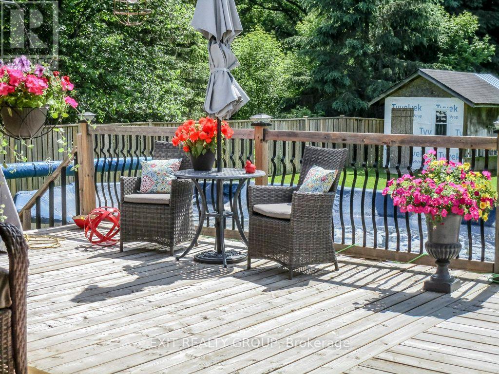 640 Victoria Street N, Tweed (Hungerford (Twp)), ON - Outdoor With Deck Patio Veranda With Exterior