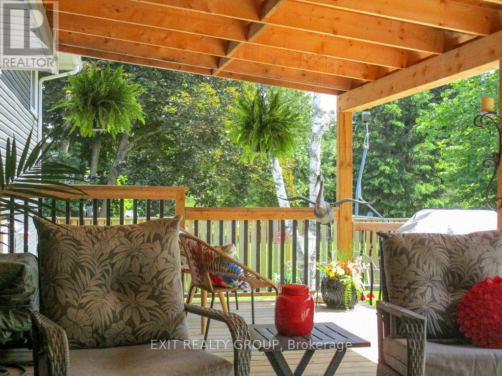640 Victoria Street N, Tweed (Hungerford (Twp)), ON - Outdoor With Deck Patio Veranda With Exterior
