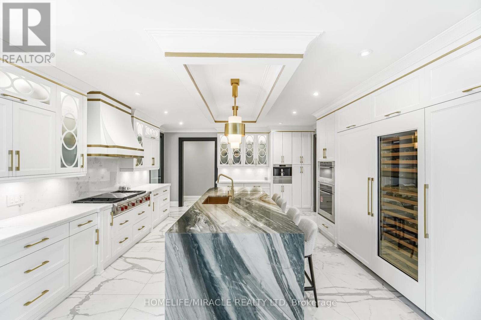 56 Orico Court, Vaughan, ON - Indoor Photo Showing Kitchen With Upgraded Kitchen