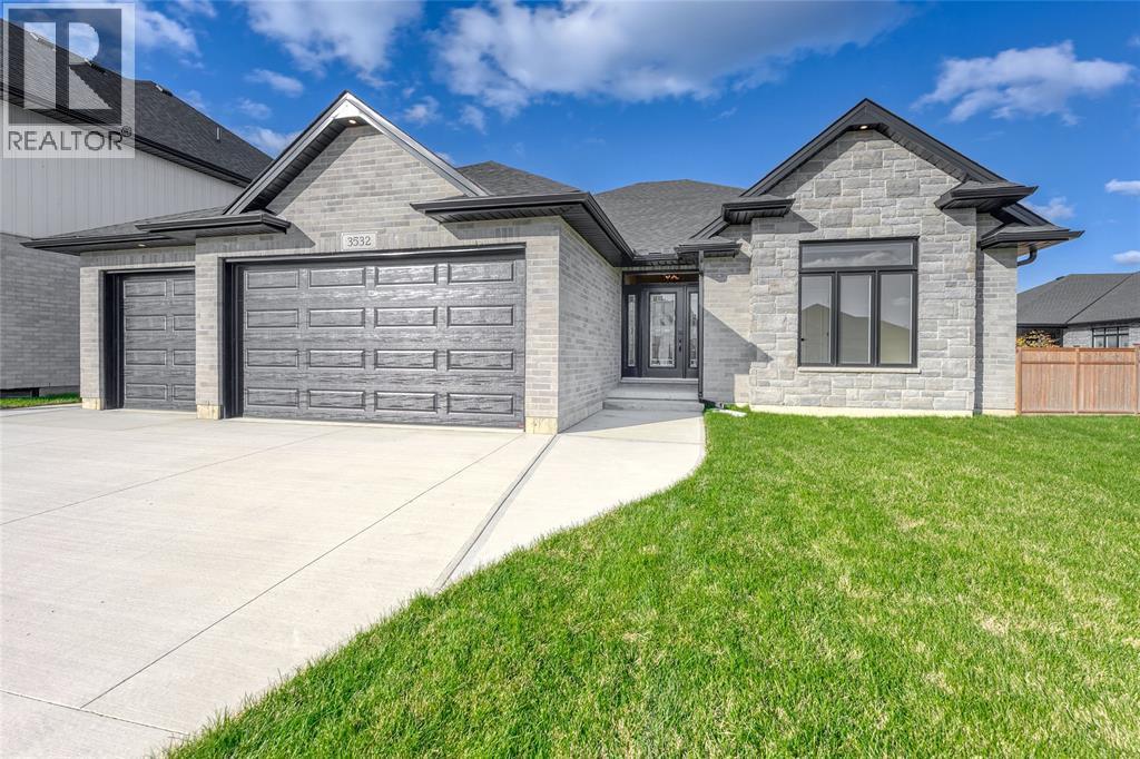 3515 Mia Lane, Plympton-Wyoming, ON - Outdoor