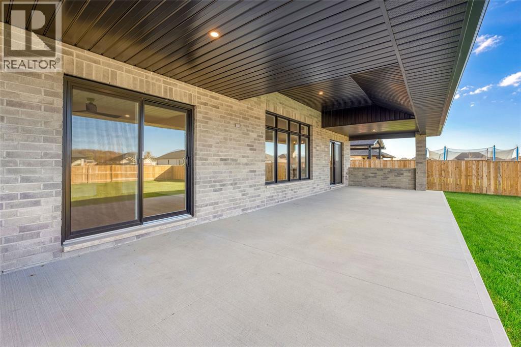 3515 Mia Lane, Plympton-Wyoming, ON - Outdoor With Exterior