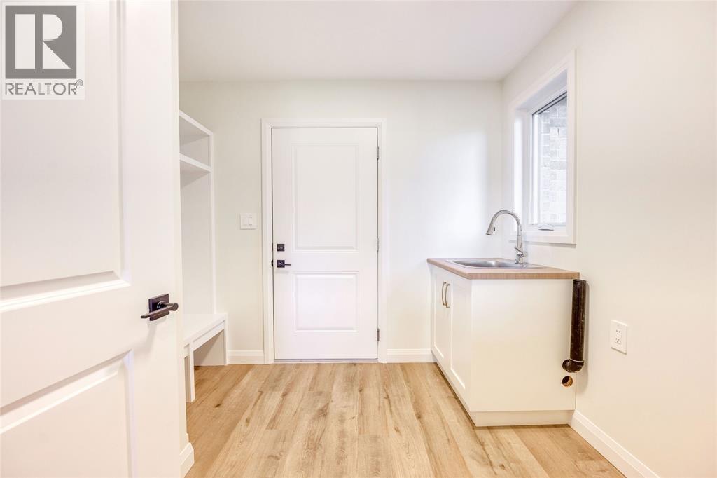 3515 Mia Lane, Plympton-Wyoming, ON - Indoor Photo Showing Other Room