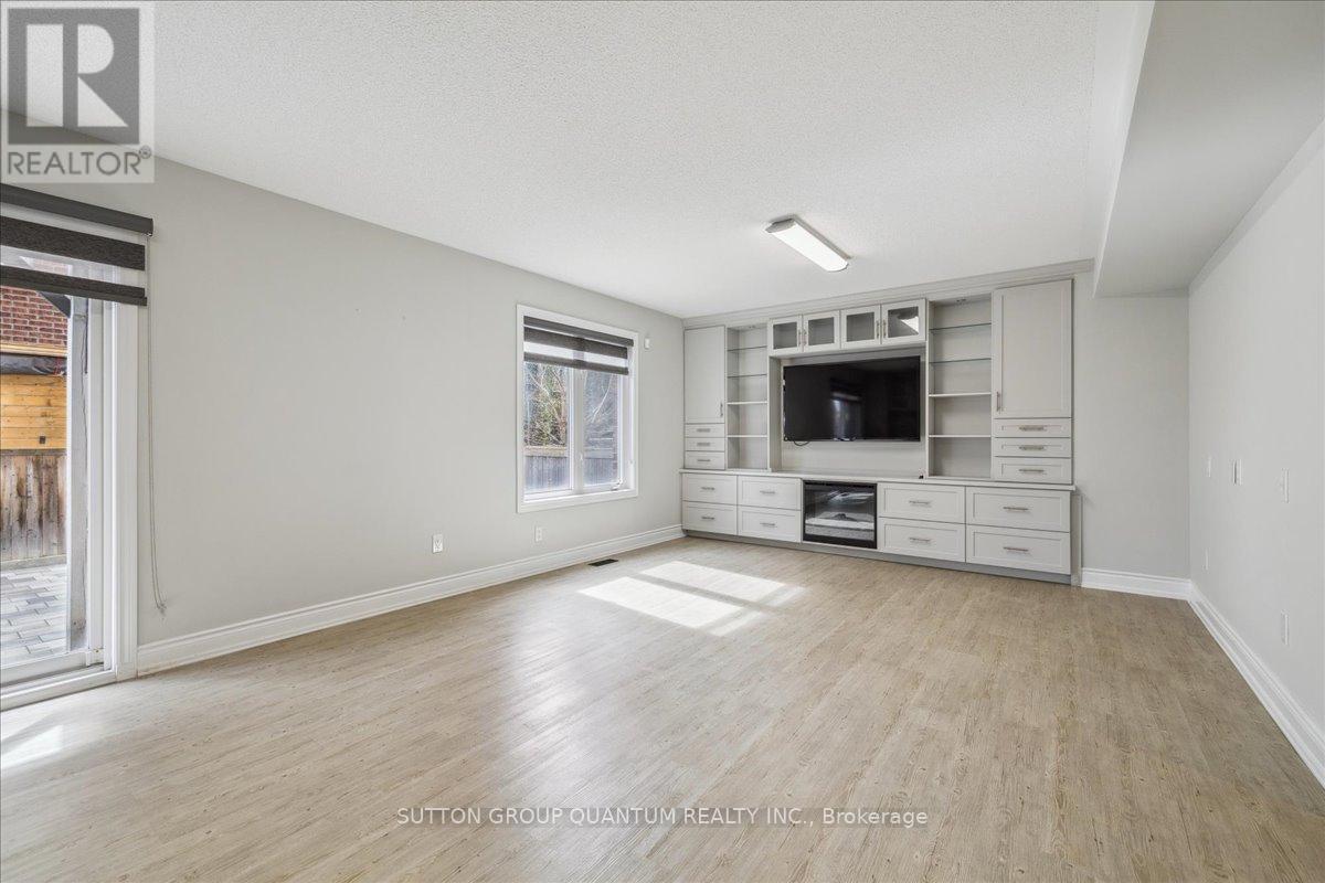 32 Harborn Road, Mississauga, ON - Indoor