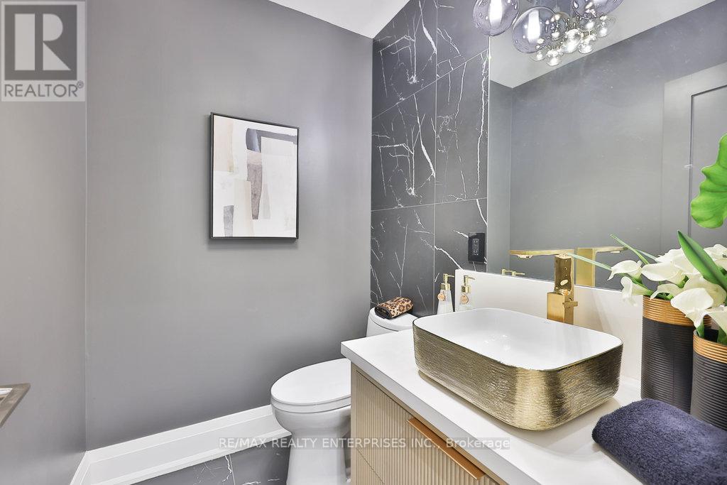 1520 Drymen Crescent, Mississauga, ON - Indoor Photo Showing Bathroom