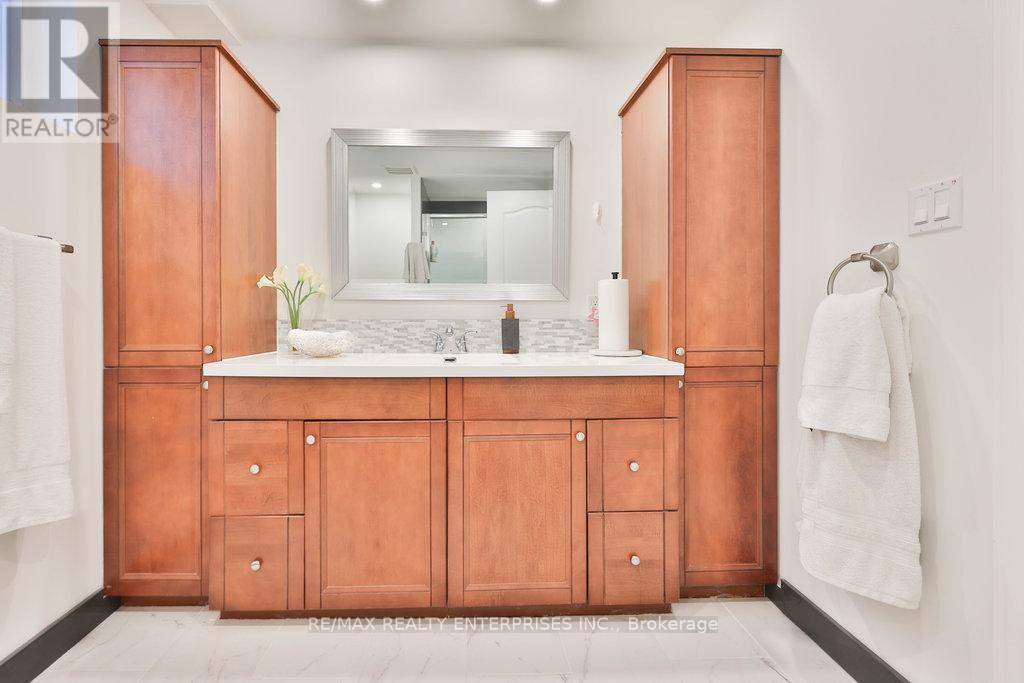 1520 Drymen Crescent, Mississauga, ON - Indoor Photo Showing Bathroom