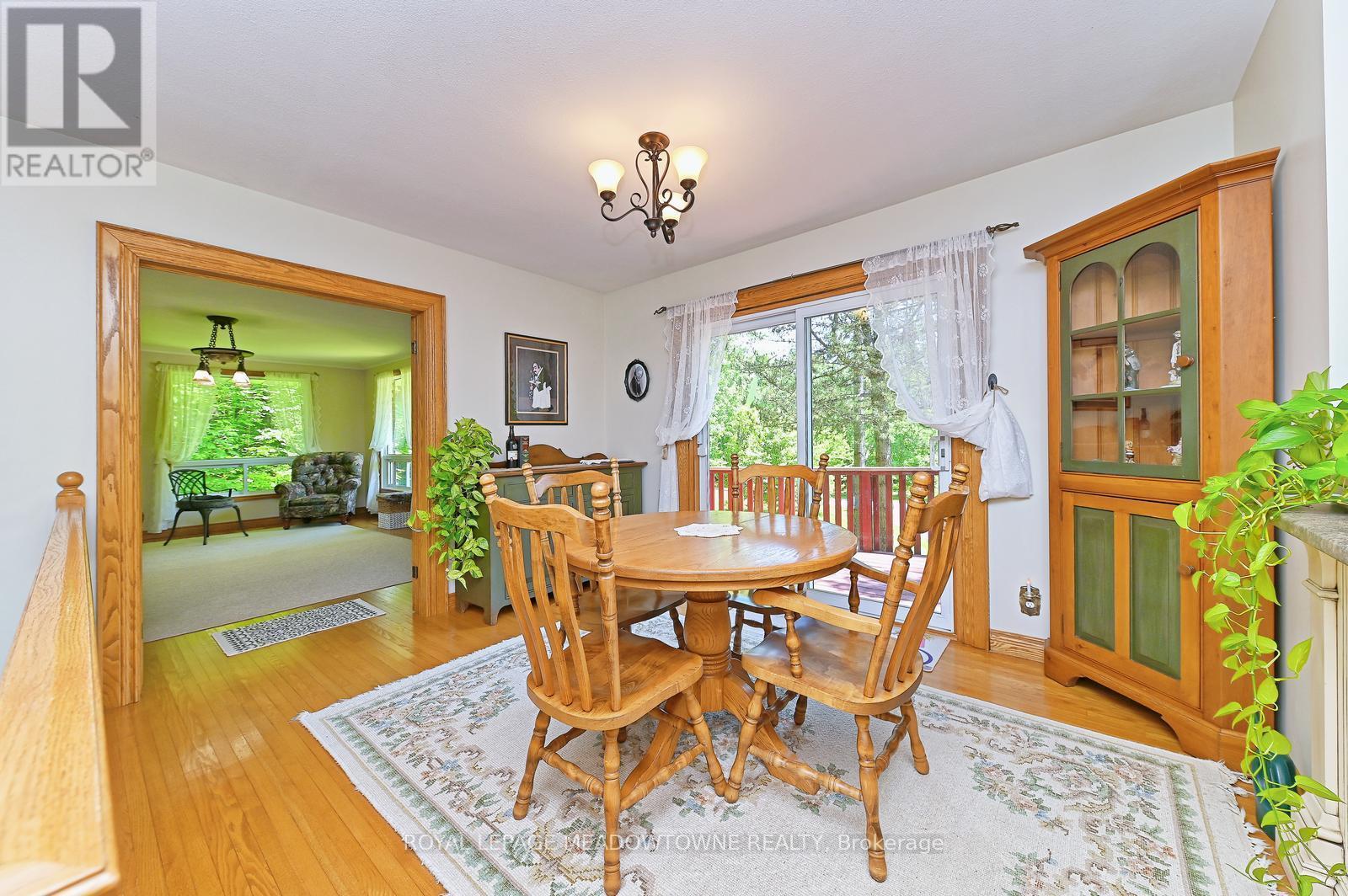 4 Ann Street, Halton Hills, ON - Indoor Photo Showing Dining Room