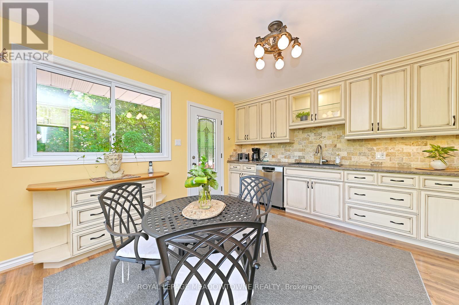 4 Ann Street, Halton Hills, ON - Indoor Photo Showing Dining Room