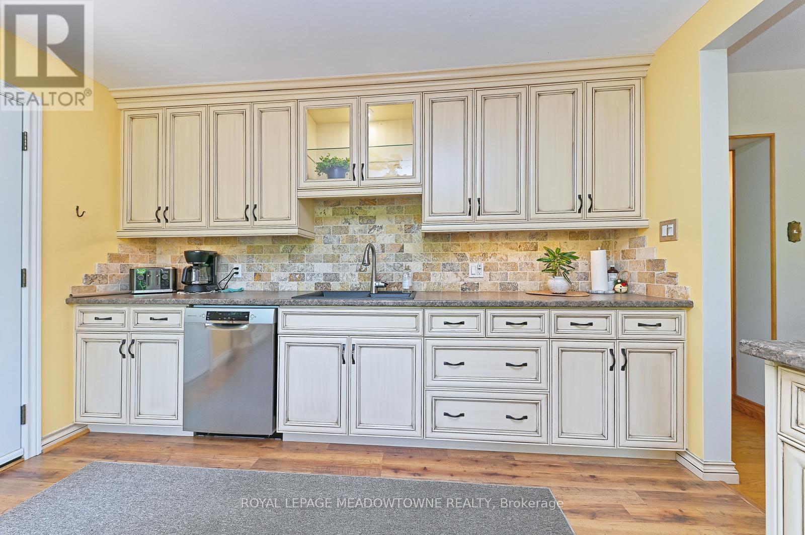 4 Ann Street, Halton Hills, ON - Indoor Photo Showing Kitchen