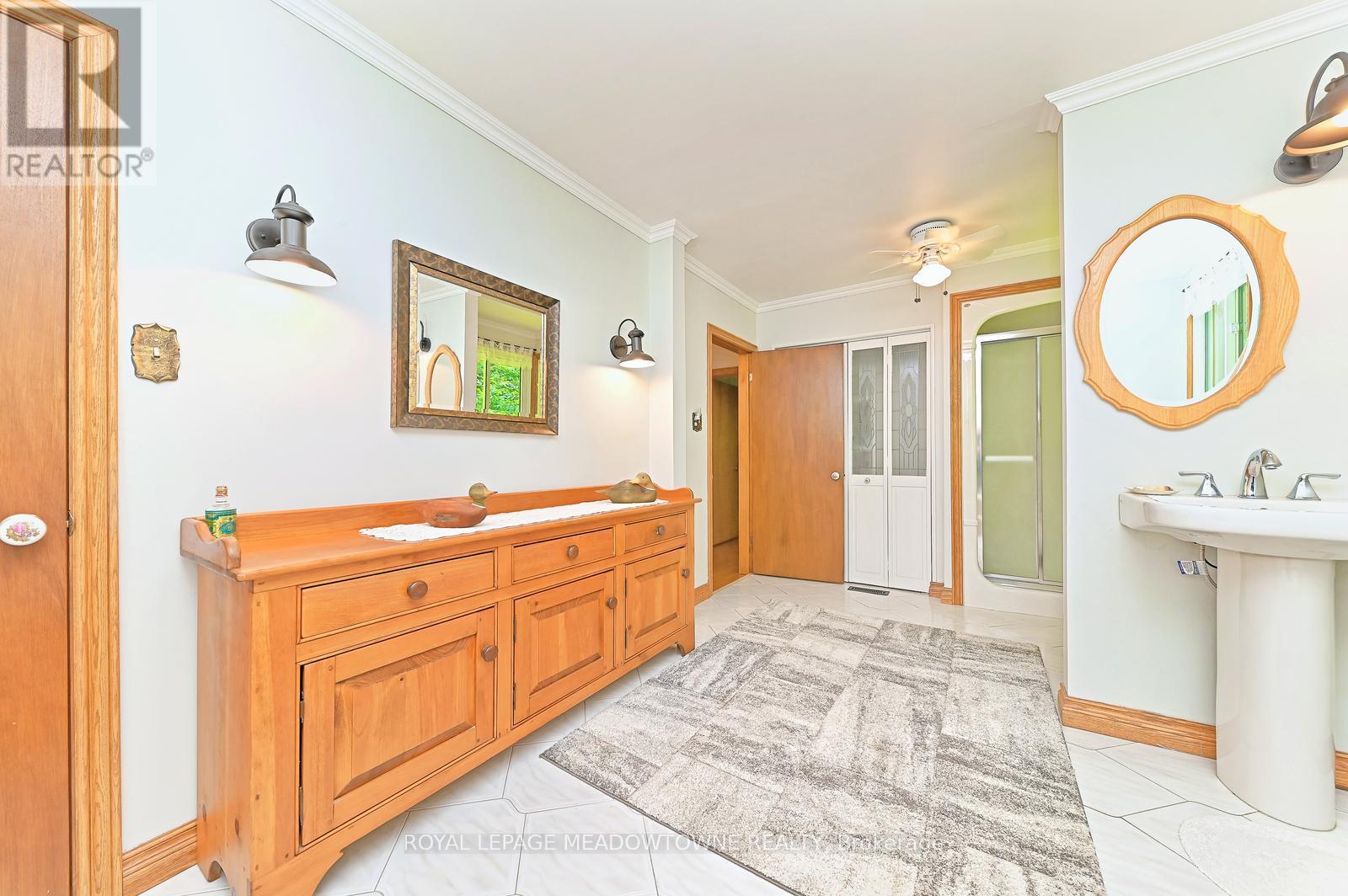 4 Ann Street, Halton Hills, ON - Indoor