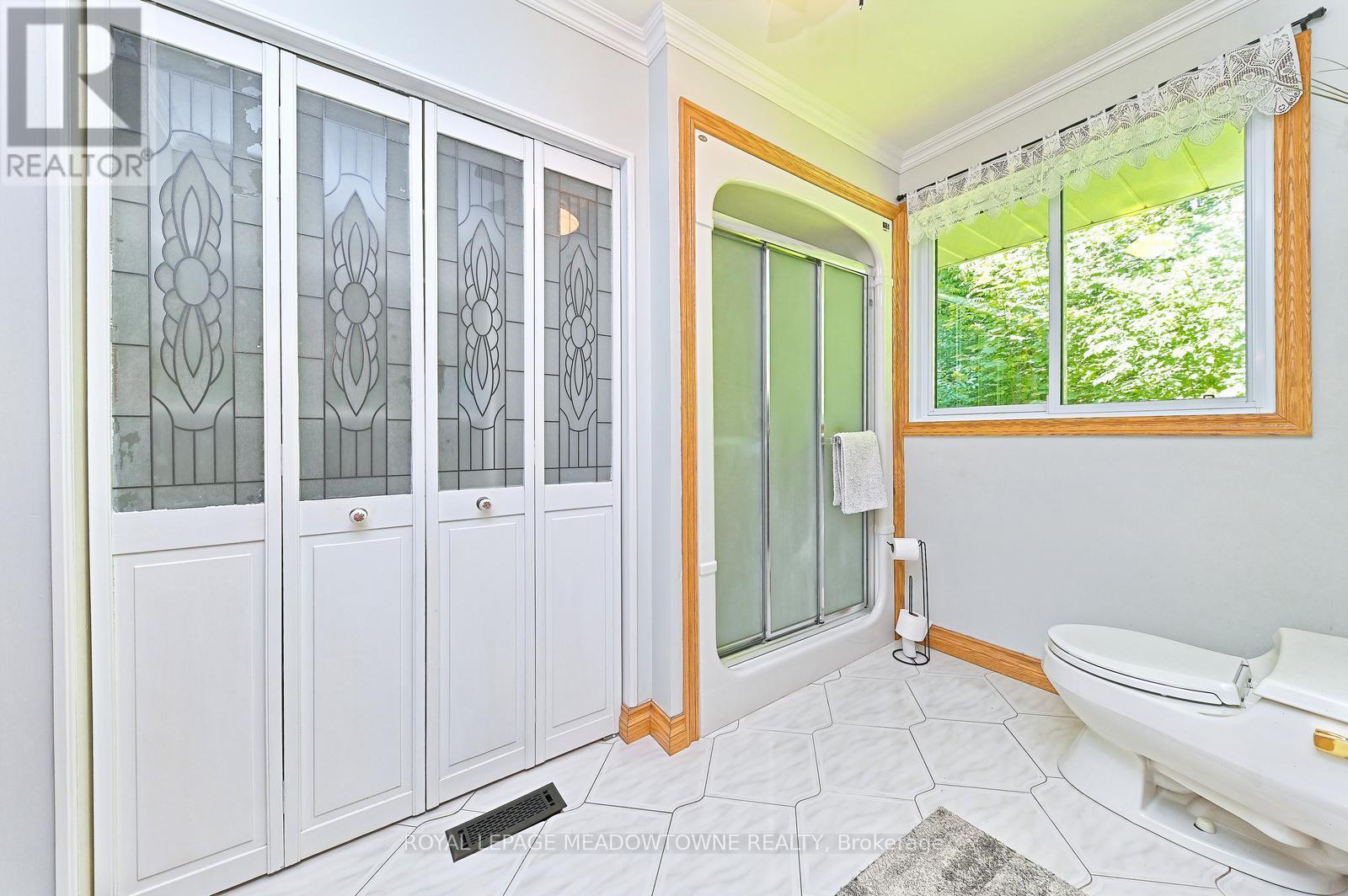 4 Ann Street, Halton Hills, ON - Indoor Photo Showing Bathroom