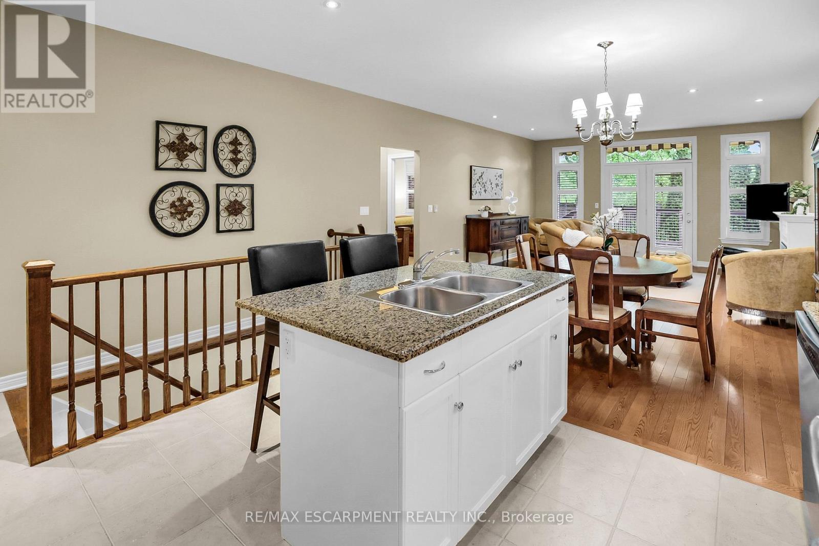 4 - 8 Muscat Drive, Grimsby, ON - Indoor