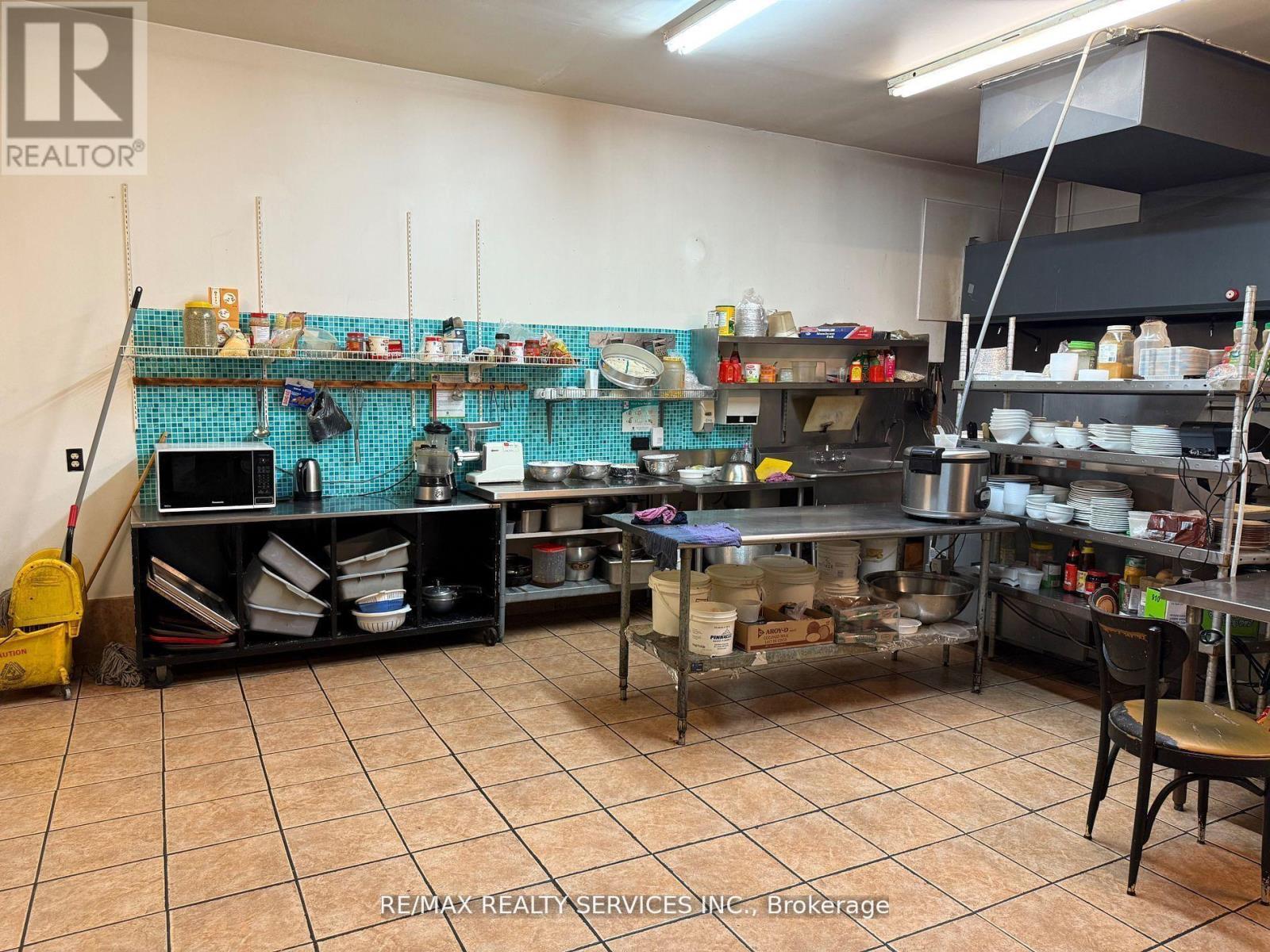 354 Main Street W, Hamilton, ON