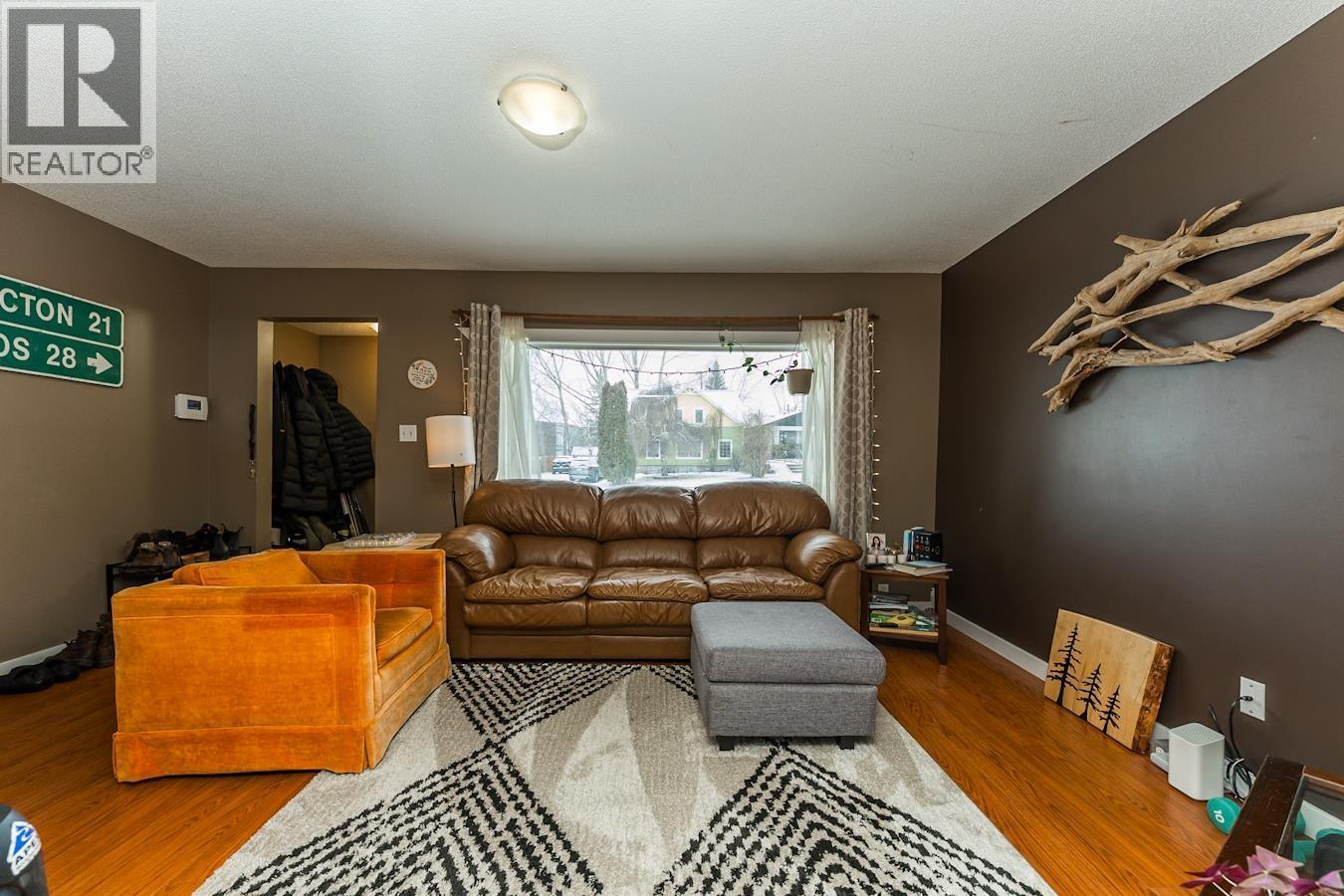 2020 Ross Crescent, Prince George, BC - Indoor Photo Showing Living Room