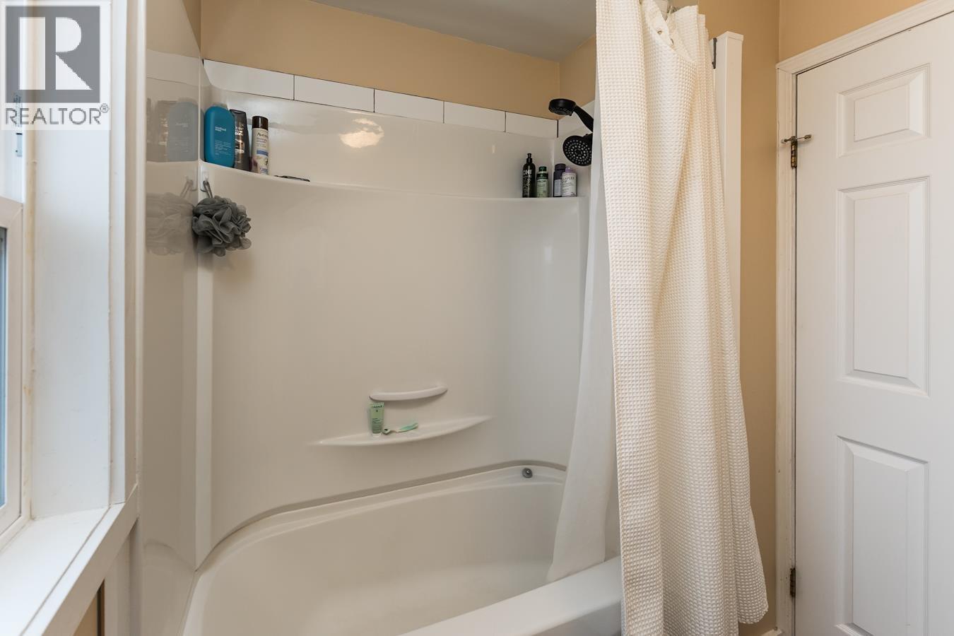 2020 Ross Crescent, Prince George, BC - Indoor Photo Showing Bathroom
