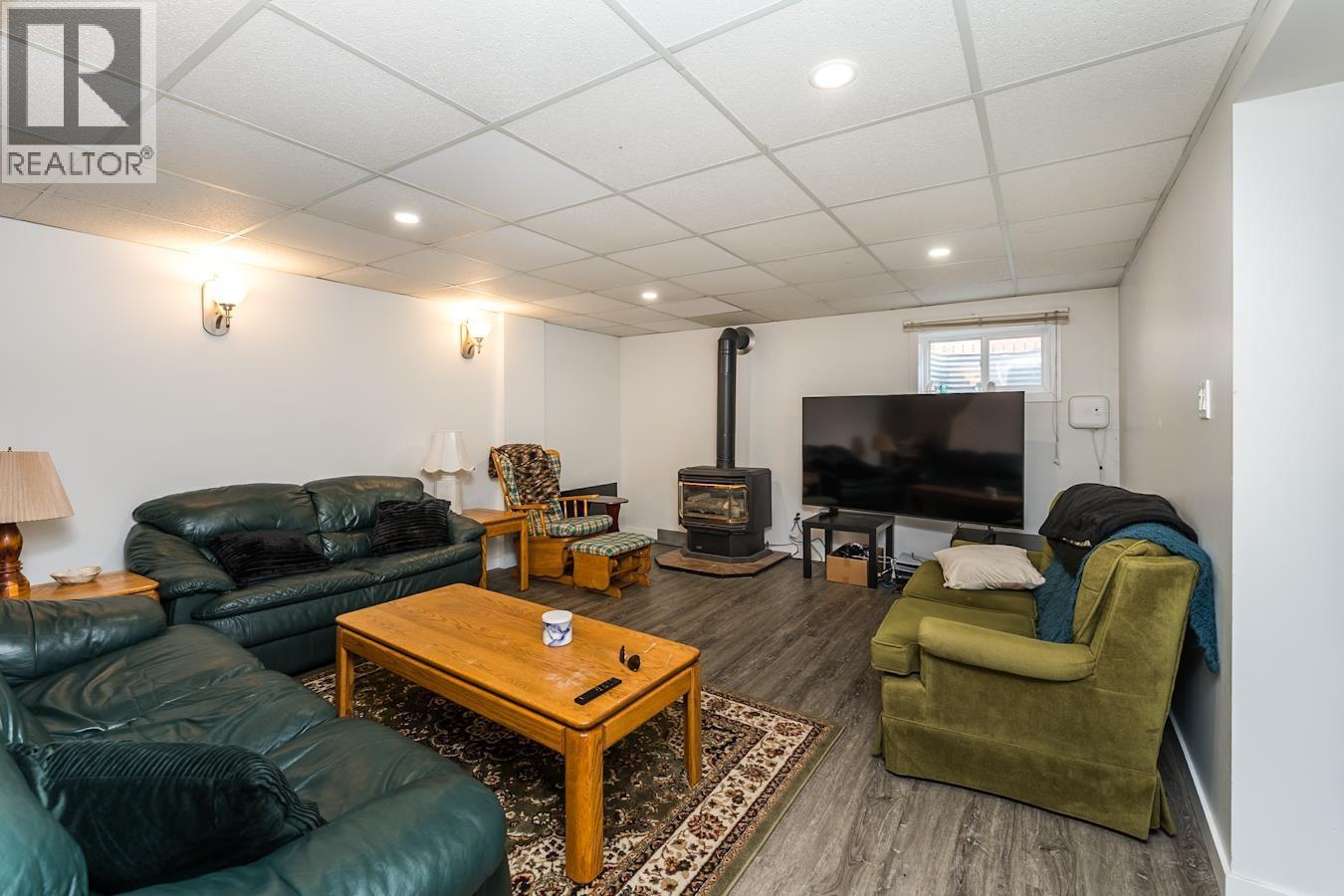 2020 Ross Crescent, Prince George, BC - Indoor Photo Showing Living Room