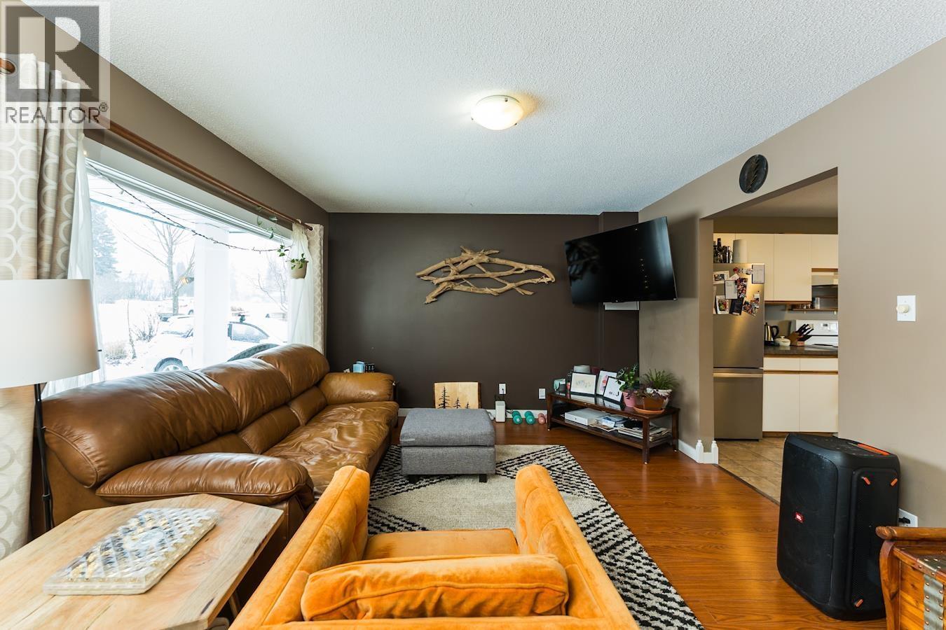 2020 Ross Crescent, Prince George, BC - Indoor Photo Showing Living Room