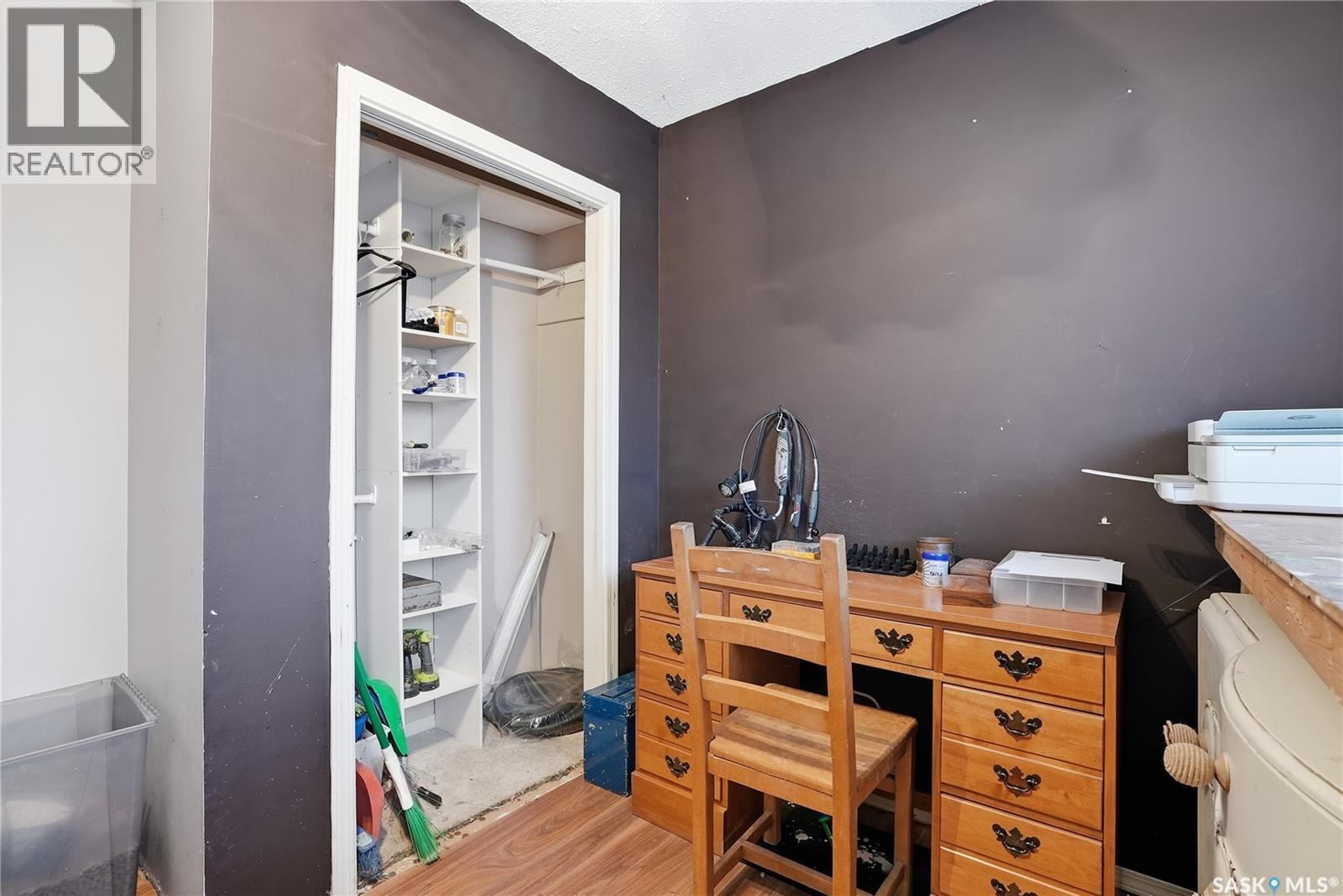 5 4Th Avenue N, Martensville, SK - Indoor