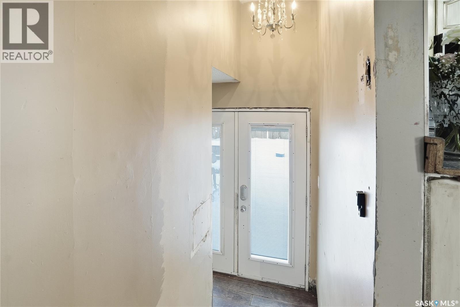 5 4Th Avenue N, Martensville, SK - Indoor Photo Showing Other Room