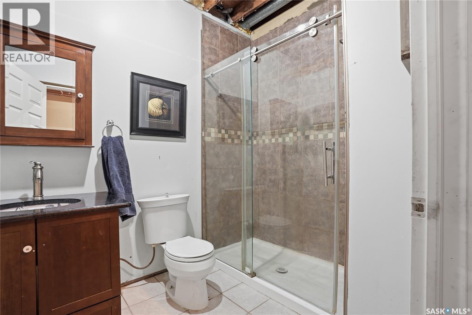 5 4Th Avenue N, Martensville, SK - Indoor Photo Showing Bathroom