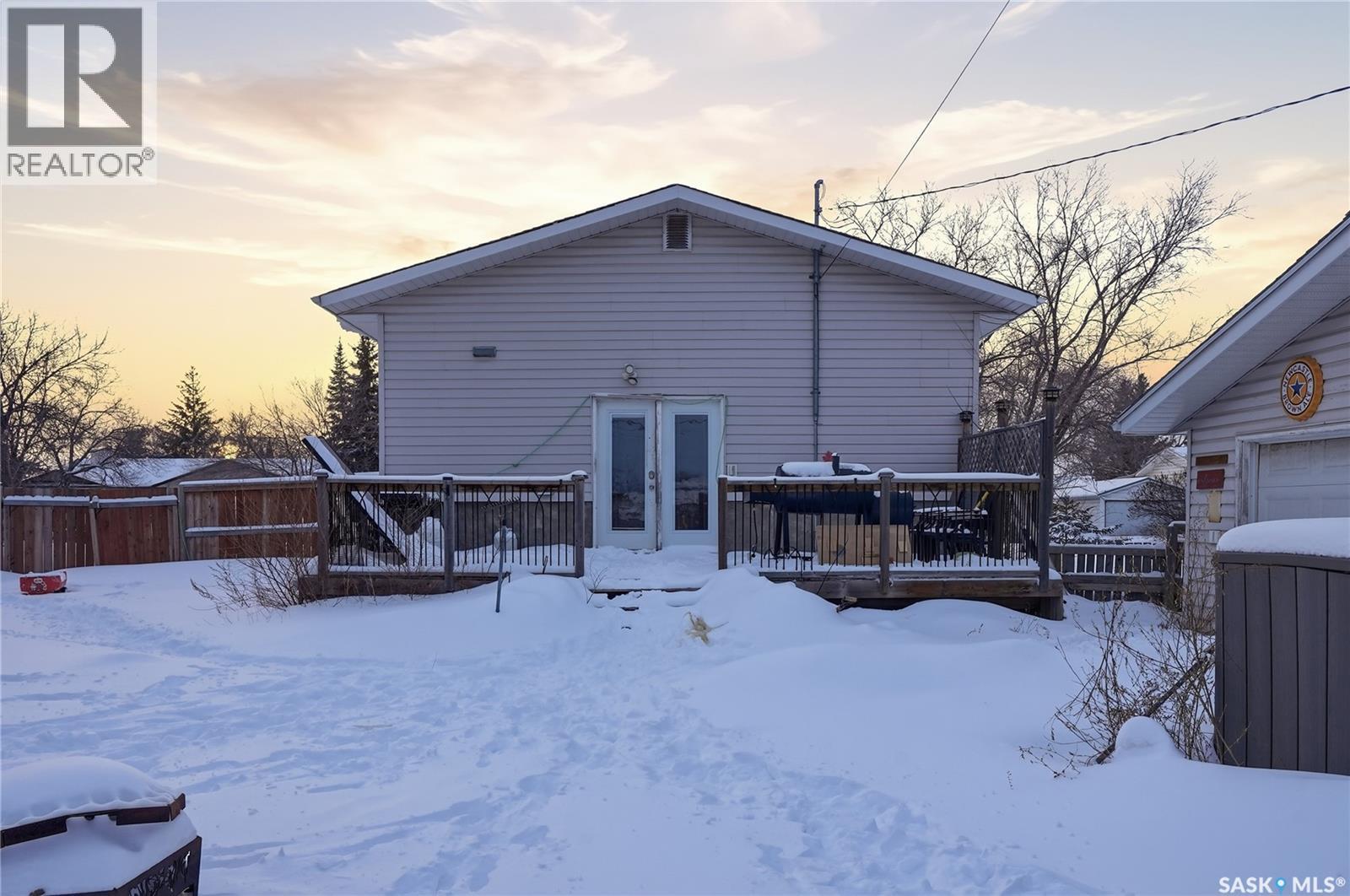 5 4Th Avenue N, Martensville, SK - Outdoor With Deck Patio Veranda With Exterior